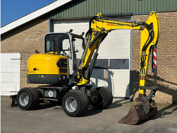 : фото в шапке страницы