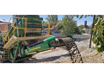 : фото в шапке страницы