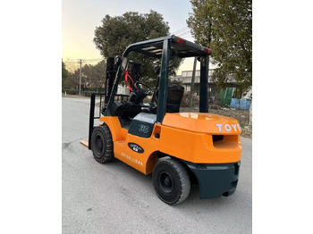 Toyota 7FD30 8FD30 7FD35 3ton 5ton forklift for sale в лизинг Toyota 7FD30 8FD30 7FD35 3ton 5ton forklift for sale: фото 3
