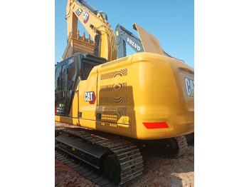 : фото в шапке страницы