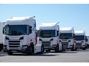 : фото в шапке страницы