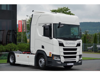 : фото в шапке страницы