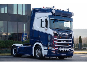 : фото в шапке страницы