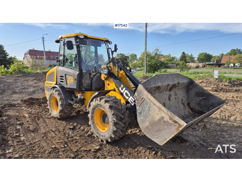 Колёсный погрузчик JCB 407