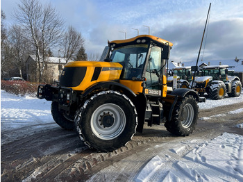 Трактор JCB
