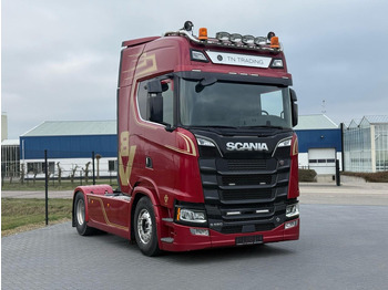 Scania S580 V8 NGS 50 YEARS EDITION, VOLLUCHT, RETARDER, HYDRAULIEK, LEER. PTO. в лизинг Scania S580 V8 NGS 50 YEARS EDITION, VOLLUCHT, RETARDER, HYDRAULIEK, LEER. PTO.: фото 1
