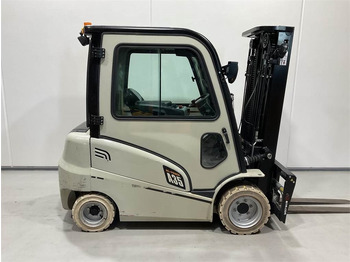 : фото в шапке страницы