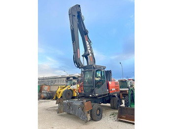 : фото в шапке страницы