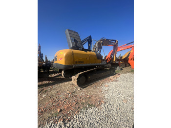 : фото в шапке страницы