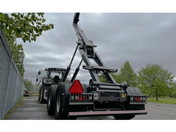 : фото в шапке страницы