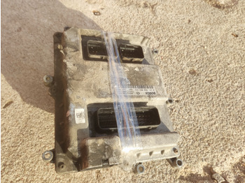 : фото в шапке страницы