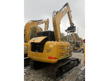 : фото в шапке страницы