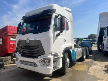 : фото в шапке страницы