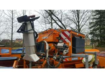 : фото в шапке страницы