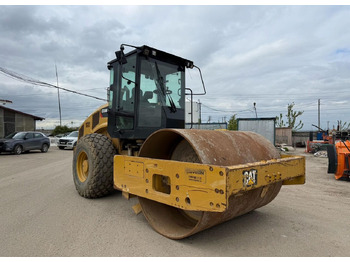 Компактор CATERPILLAR