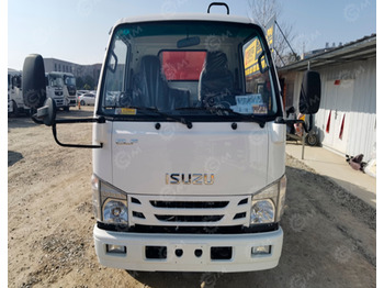 Грузовик-цистерна ISUZU
