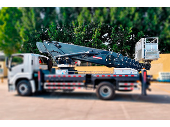 Грузовик с подъемником