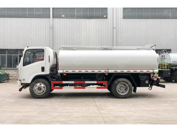 Грузовик-цистерна ISUZU