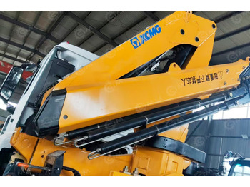 Бортовой грузовик/ Платформа ISUZU