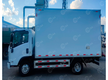 Грузовик с закрытым кузовом ISUZU