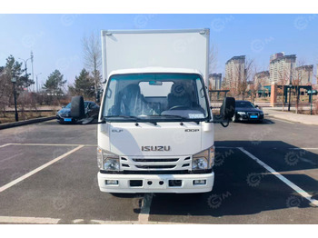 Грузовик с закрытым кузовом ISUZU