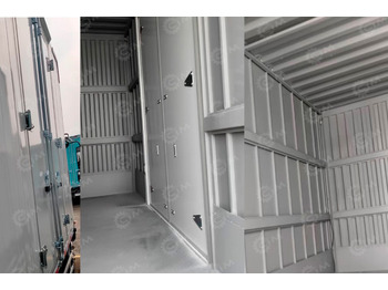 Грузовик с закрытым кузовом ISUZU