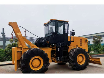 Лесной трактор