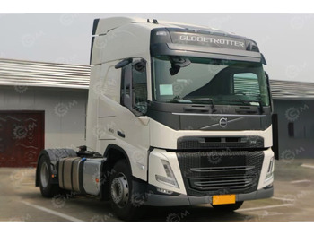 : фото в шапке страницы