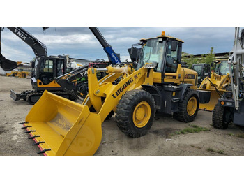 : фото в шапке страницы