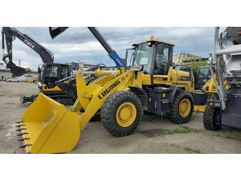 : фото в шапке страницы