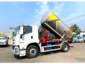 Новый Ассенизатор Isuzu Giga: фото 4