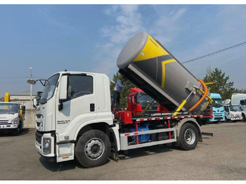 Новый Ассенизатор Isuzu Giga: фото 4