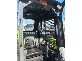 Новый Мини-погрузчик с бортовым поворотом Мини-погрузчик XFANG X850, 2025: фото 4 Новый Мини-погрузчик с бортовым поворотом Мини-погрузчик XFANG X850, 2025: фото 4