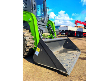 Новый Мини-погрузчик с бортовым поворотом XFANG X850: фото 4