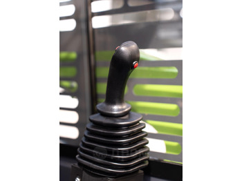 Новый Мини-погрузчик с бортовым поворотом XFANG XF850: фото 3 Новый Мини-погрузчик с бортовым поворотом XFANG XF850: фото 3