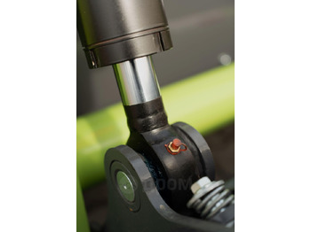 Новый Мини-погрузчик с бортовым поворотом XFANG XF850: фото 5 Новый Мини-погрузчик с бортовым поворотом XFANG XF850: фото 5