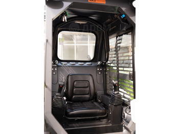 Новый Мини-погрузчик с бортовым поворотом XFANG XF850: фото 5