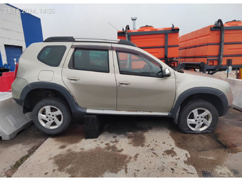 Легковой автомобиль Renault Duster 2.0 MT, 2013, битый, 247 304 км: фото 2