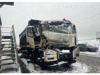 Самосвал FAW J6