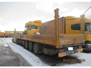 Тентованный полуприцеп KÖGEL