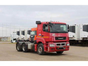 Тягач КАМАЗ 65806
