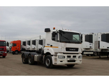 Тягач КАМАЗ 65806