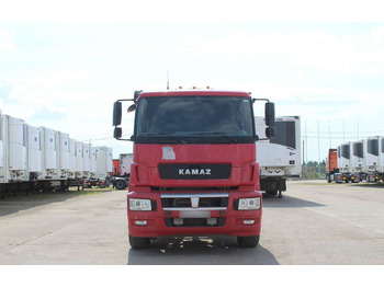 Тягач КАМАЗ 65806: фото 2 Тягач КАМАЗ 65806: фото 2