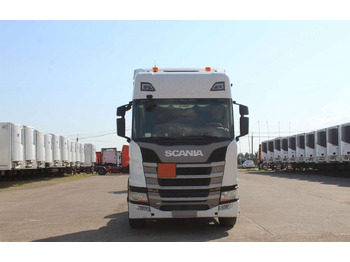 Тягач Scania R: фото 2