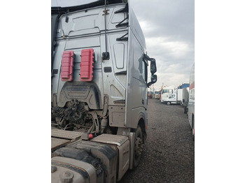 Тягач Shacman X6000: фото 4