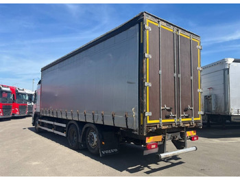 Тентованный грузовик Volvo F-Series: фото 5