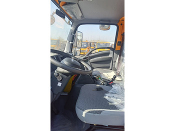 Грузовик с подъемником ISUZU