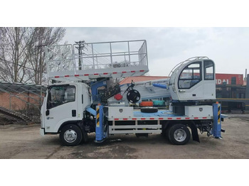 Грузовик с подъемником Isuzu Elf: фото 3