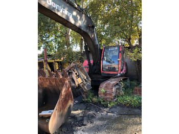 Гусеничный экскаватор