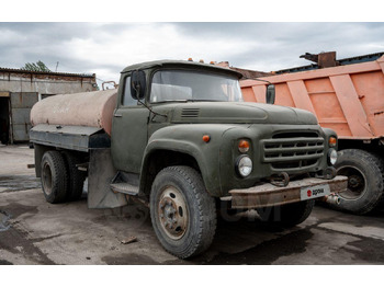 Грузовик с цистерной ЗИЛ